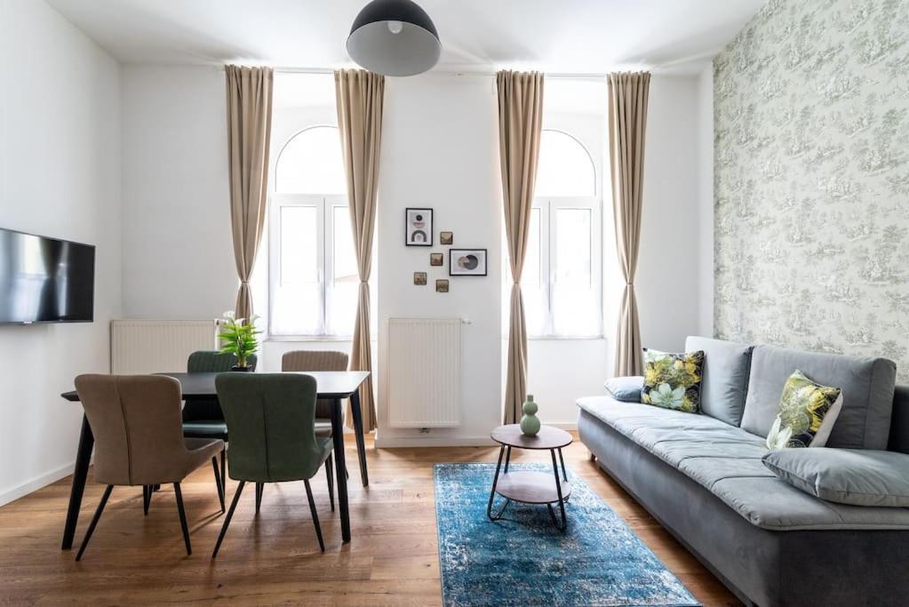 Sleek 1Br Flat Near Center By Hm Appartement Wenen Buitenkant foto
